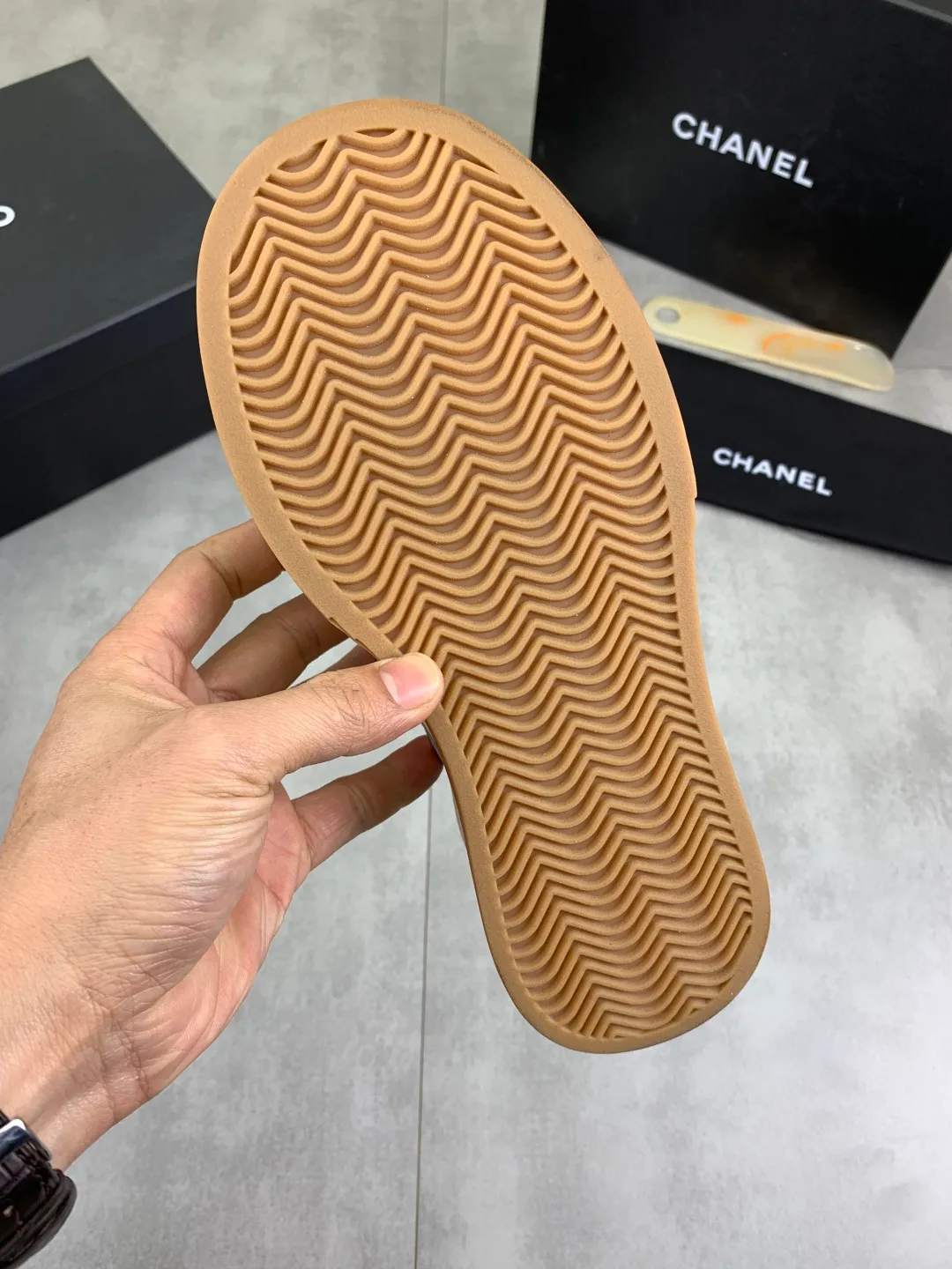 Men's men's shoes 💰P562 new high quality Chanel 25k spring counter new top quality [proud] This boot is really a lucky star for small people, thick sole 5cma more refined rhombus, slim legs, the key is very comfortable upper foot: imported cowhide lining: sheepskin lining outsole: genuine molded tpu outsole ~ 5cm heel height Color: 3️⃣ colors available Size: 35-40 (41 made to order, non-refundable)